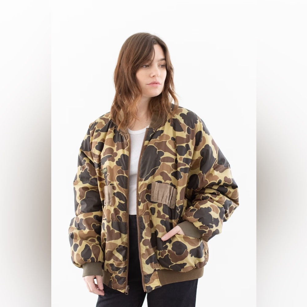 COLUMBIA VINTAGE REVERSIBLE CAMO BOMBER JACKET.
